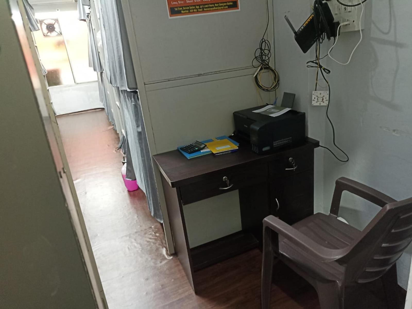 Saffron Dormitory Goregaon East Mumbai Exterior photo